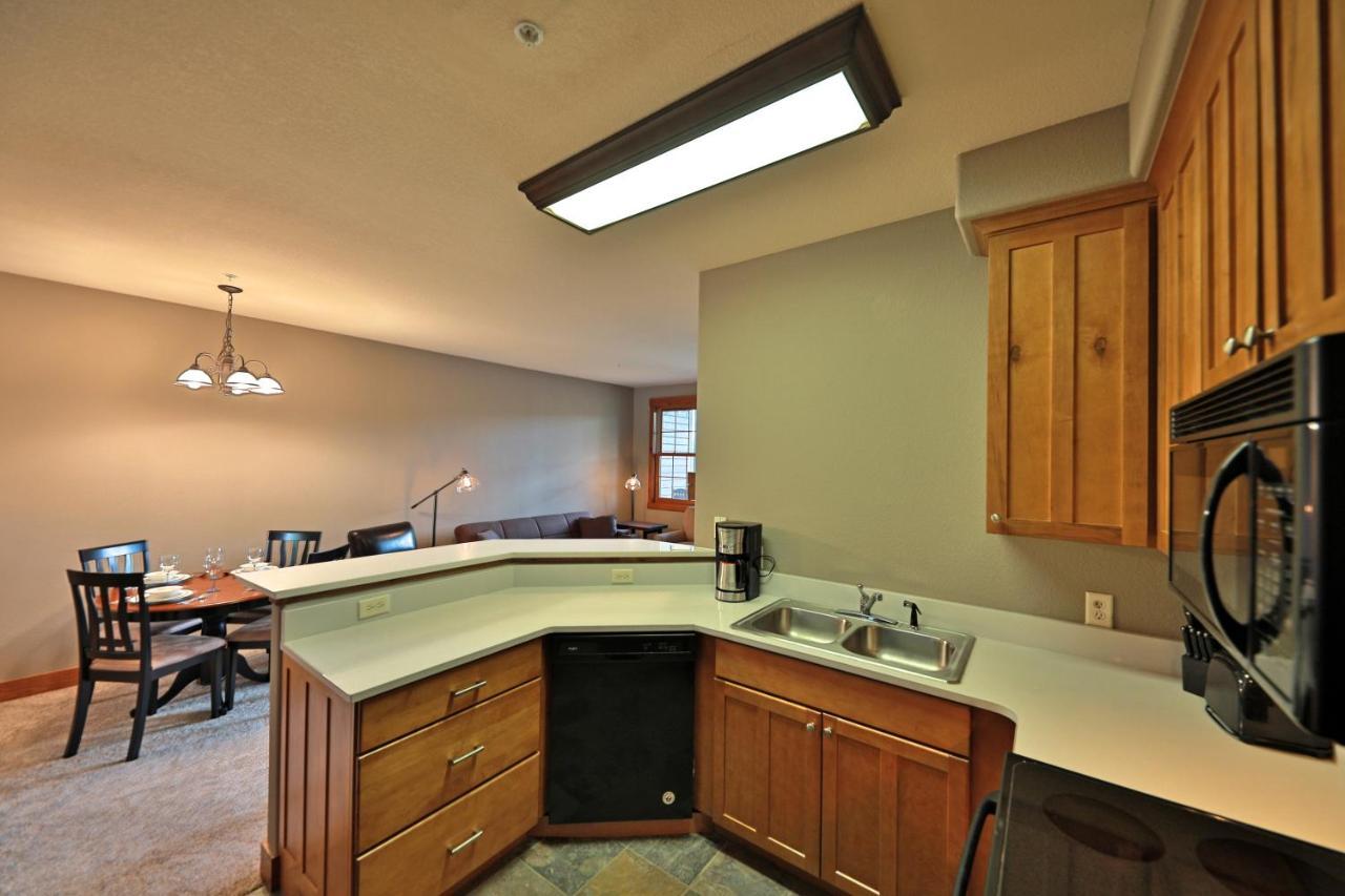 Kicking Horse 3-202 Apartment