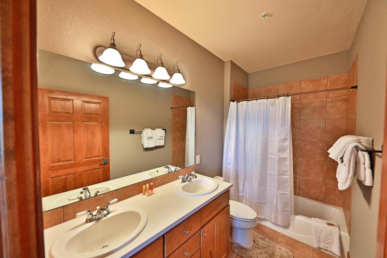 Apartment Kicking Horse 3-202