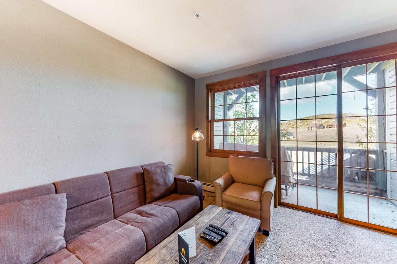 Apartment Kicking Horse 3-202