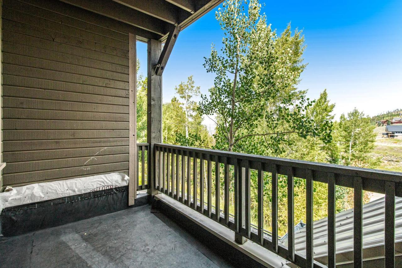 Apartment Kicking Horse 3-202 *